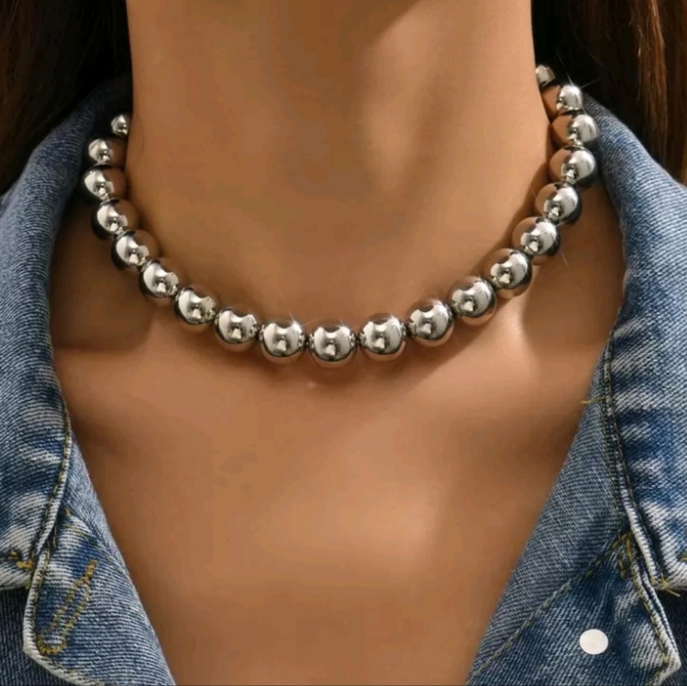 NEW! Silver Plated Stunning Beaded Choker Necklace